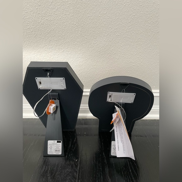 Hyde and EEK! Lit Skull Marquee Figurine and Lit Coffin Marquee Figurine - Picture 3 of 13